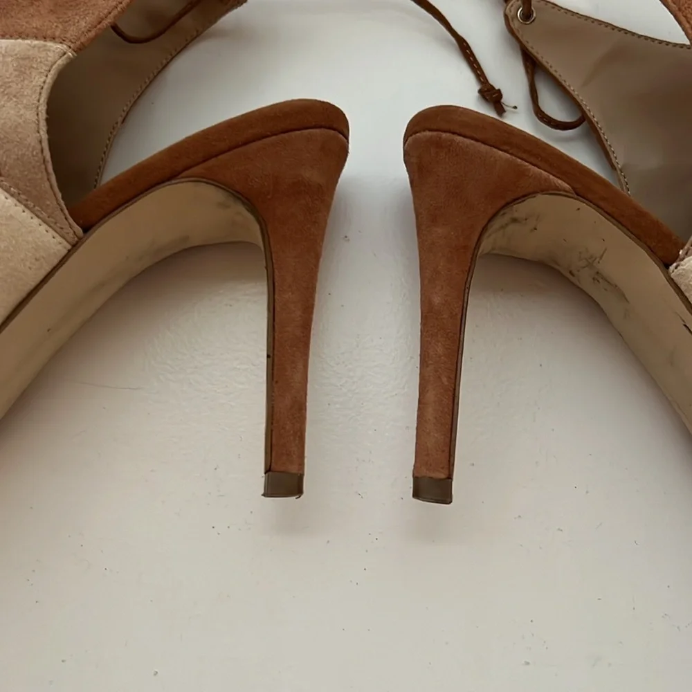 BCBGeneration Meirin Suede striped heels  size 8M / 38  brown cream tan